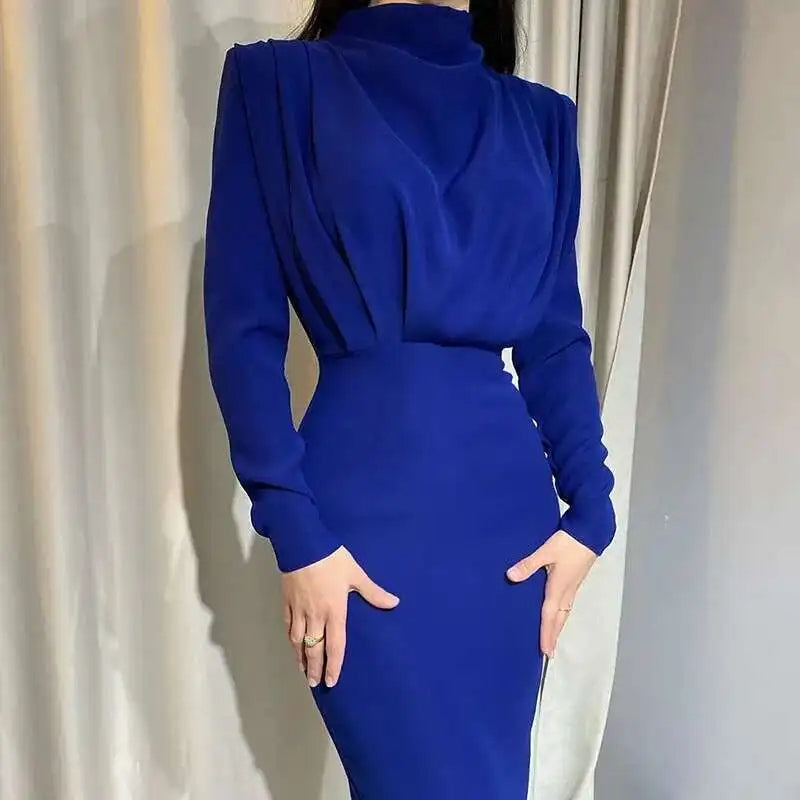 Alvienne – Elegante Getailleerde Midi Jurk