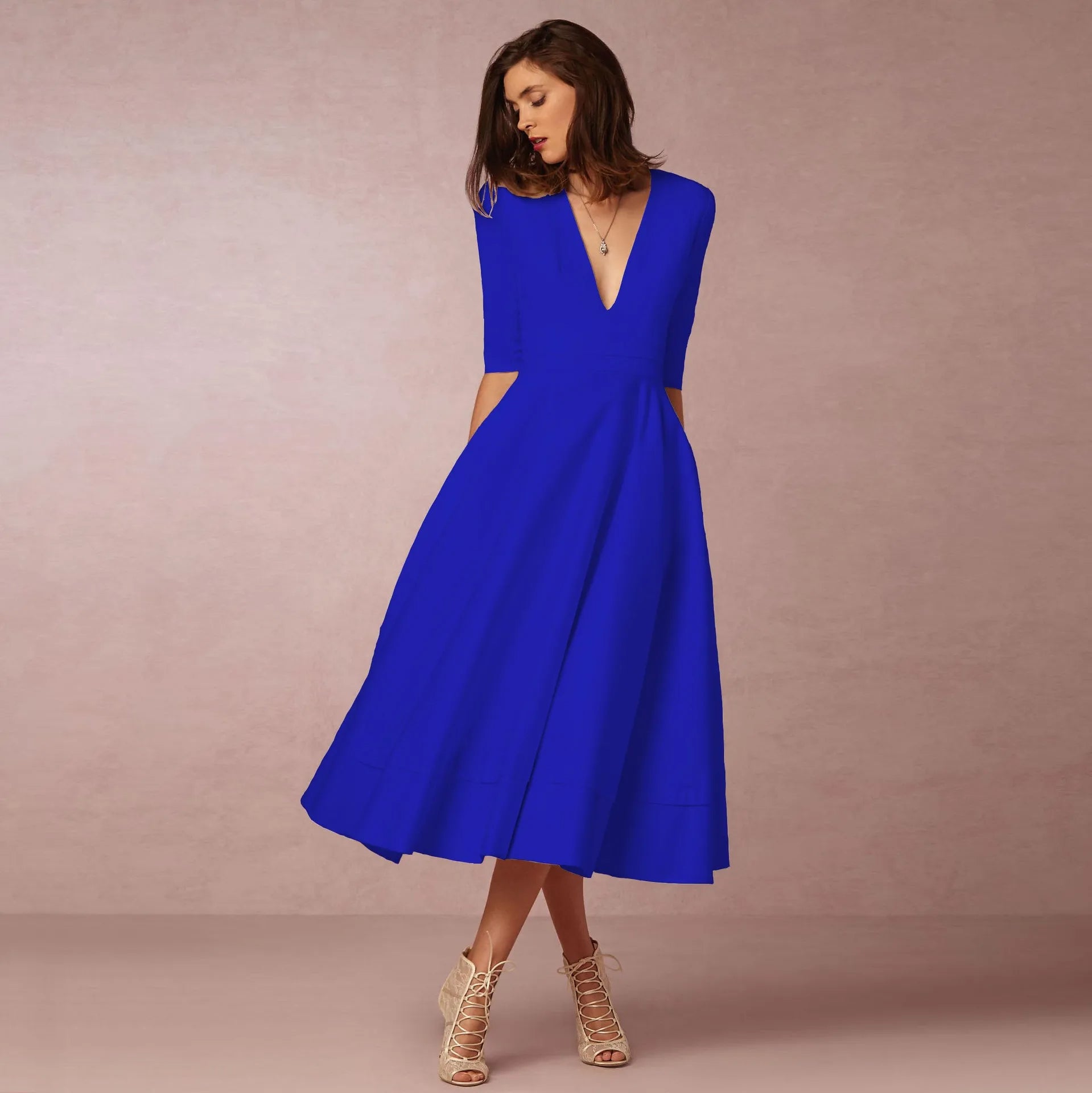 Bellezza – Elegante A-lijn Jurk met Diepe V-hals Dames