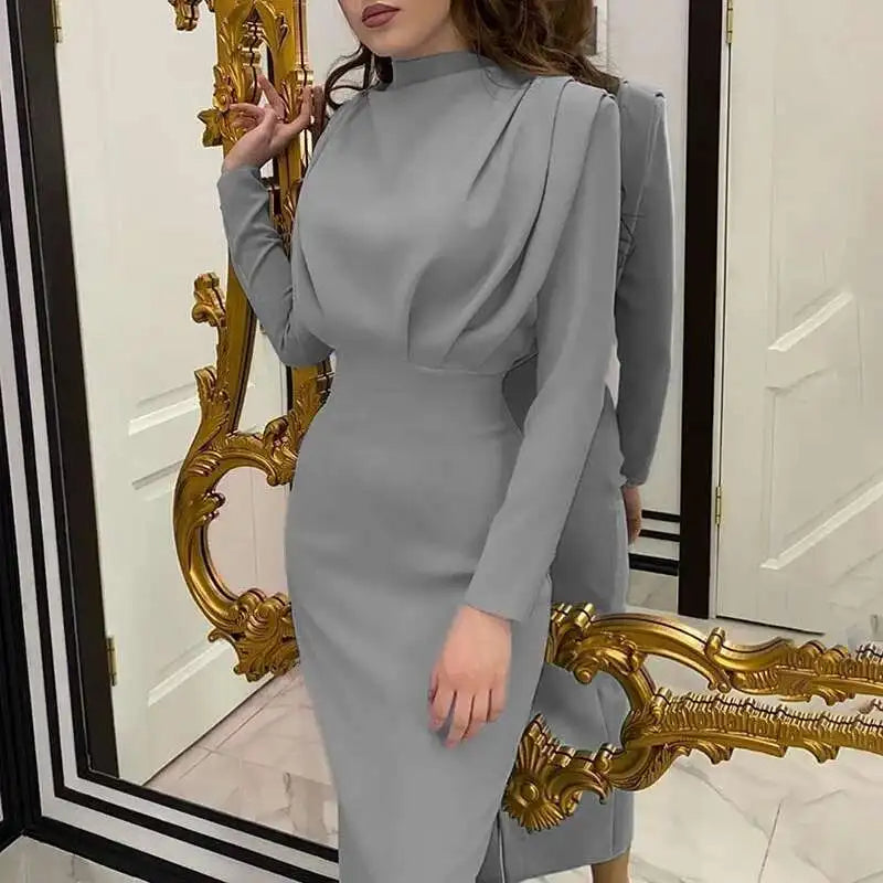 Alvienne – Elegante Getailleerde Midi Jurk