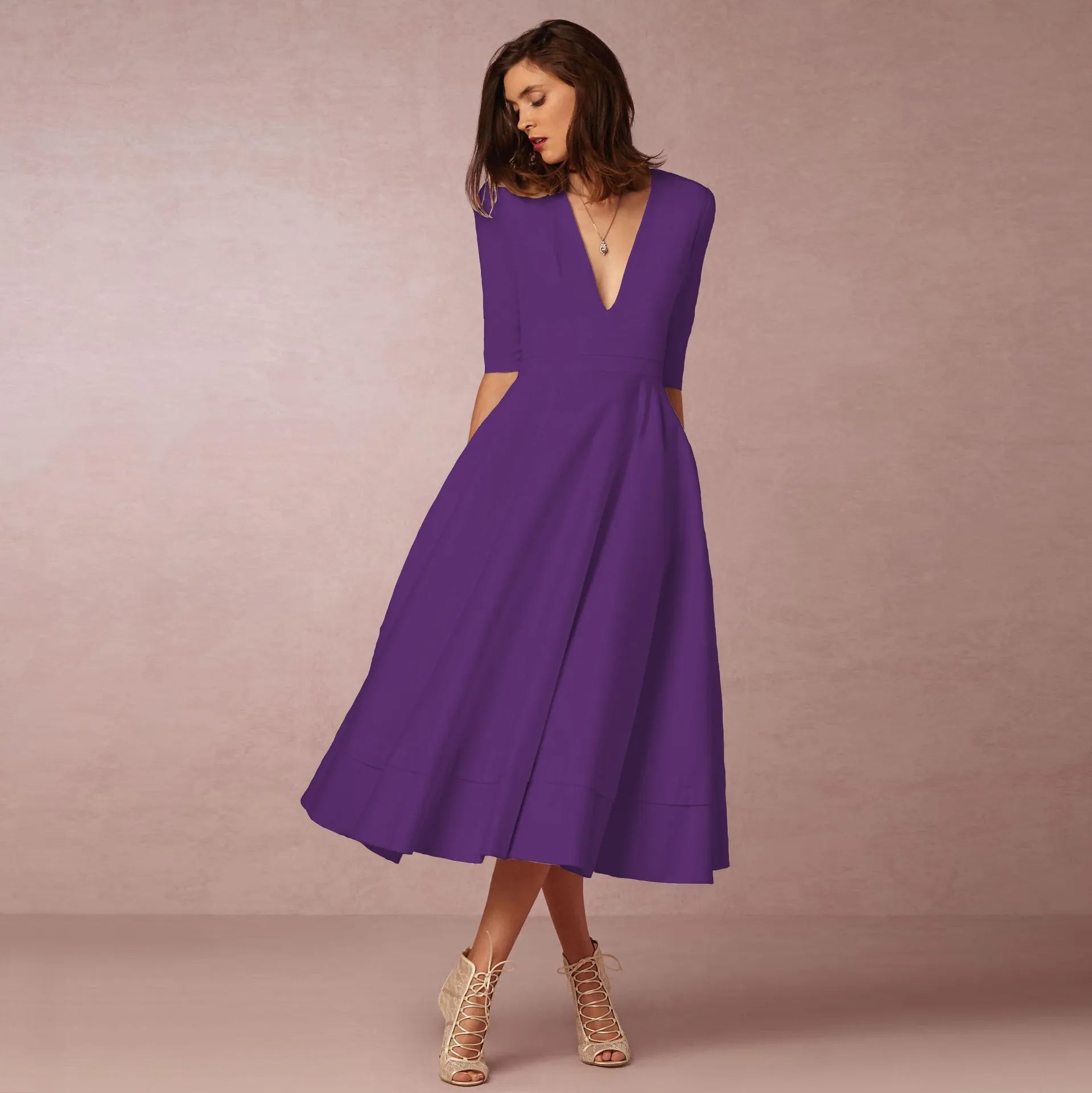 Bellezza – Elegante A-lijn Jurk met Diepe V-hals Dames