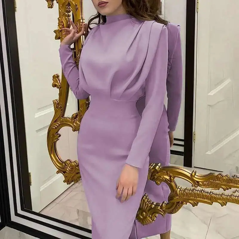 Alvienne – Elegante Getailleerde Midi Jurk