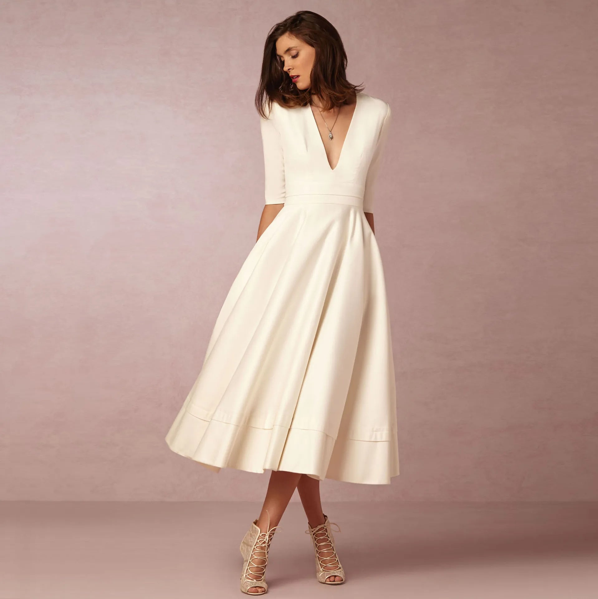 Bellezza – Elegante A-lijn Jurk met Diepe V-hals Dames