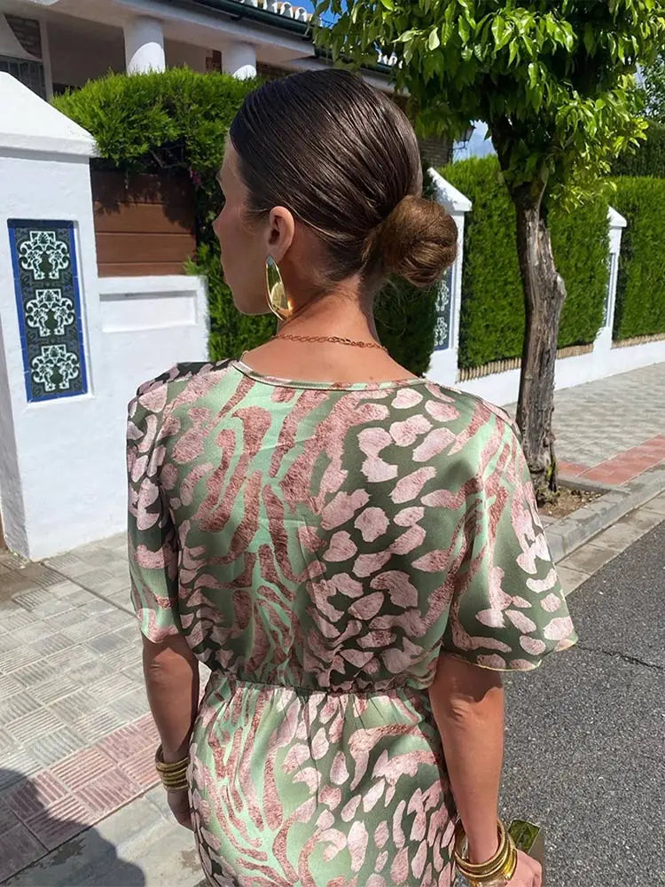 Elegante Wikkeljurk met Tijdloze Uitstraling