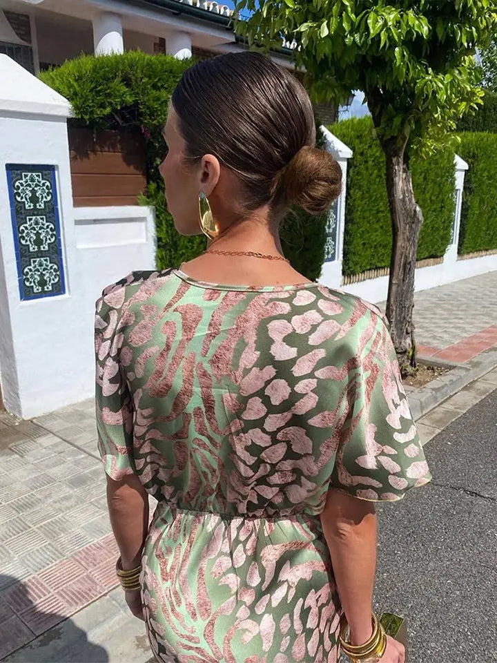 Elegante Wikkeljurk met Tijdloze Uitstraling