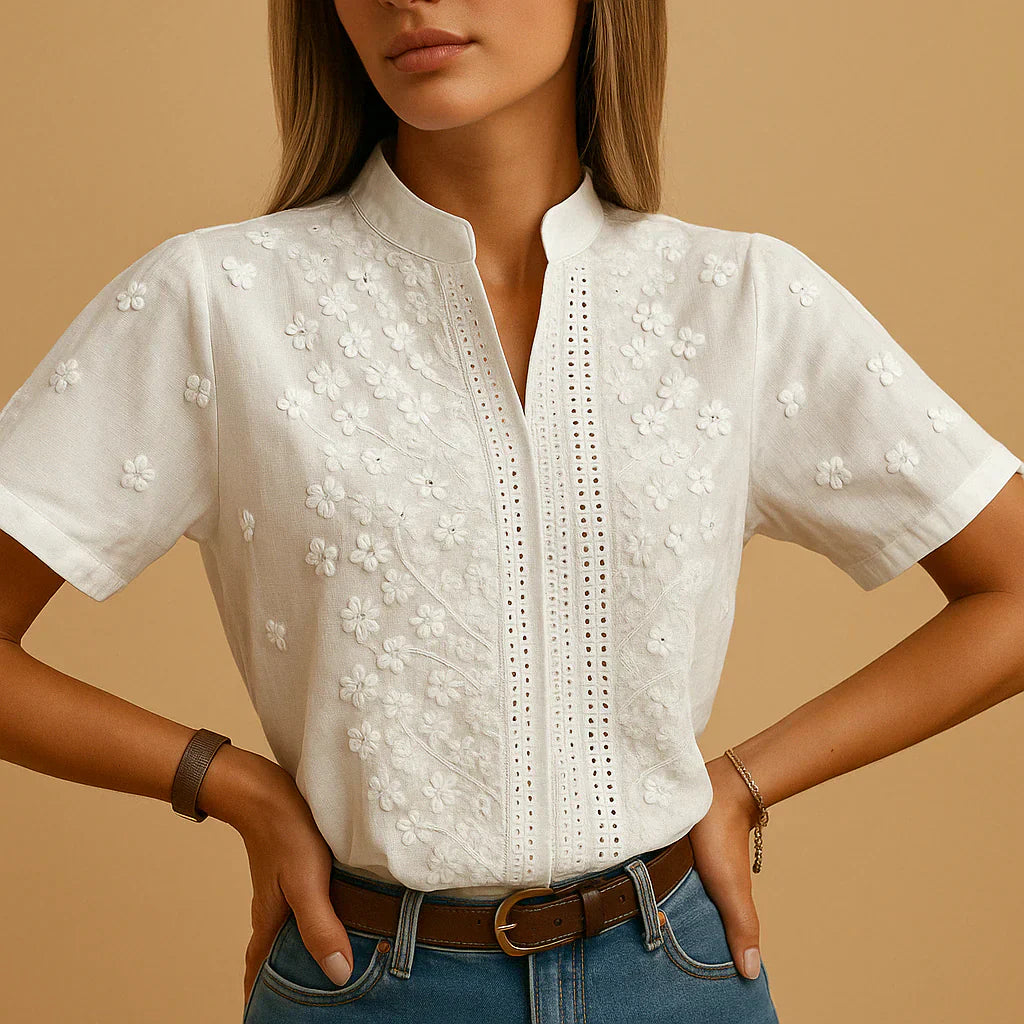 Geborduurde witte blouse met opstaande kraag