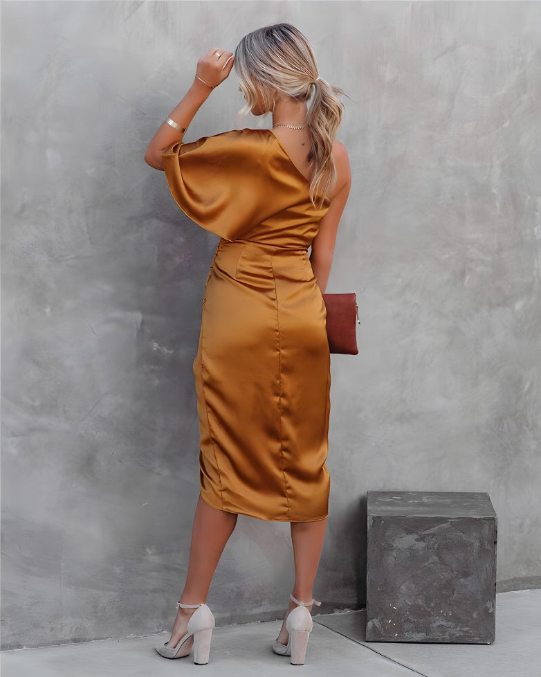 Soraya – Asymmetrische Off-Shoulder Jurk
