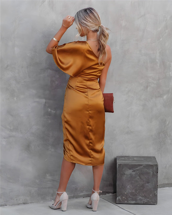 Soraya – Asymmetrische Off-Shoulder Jurk