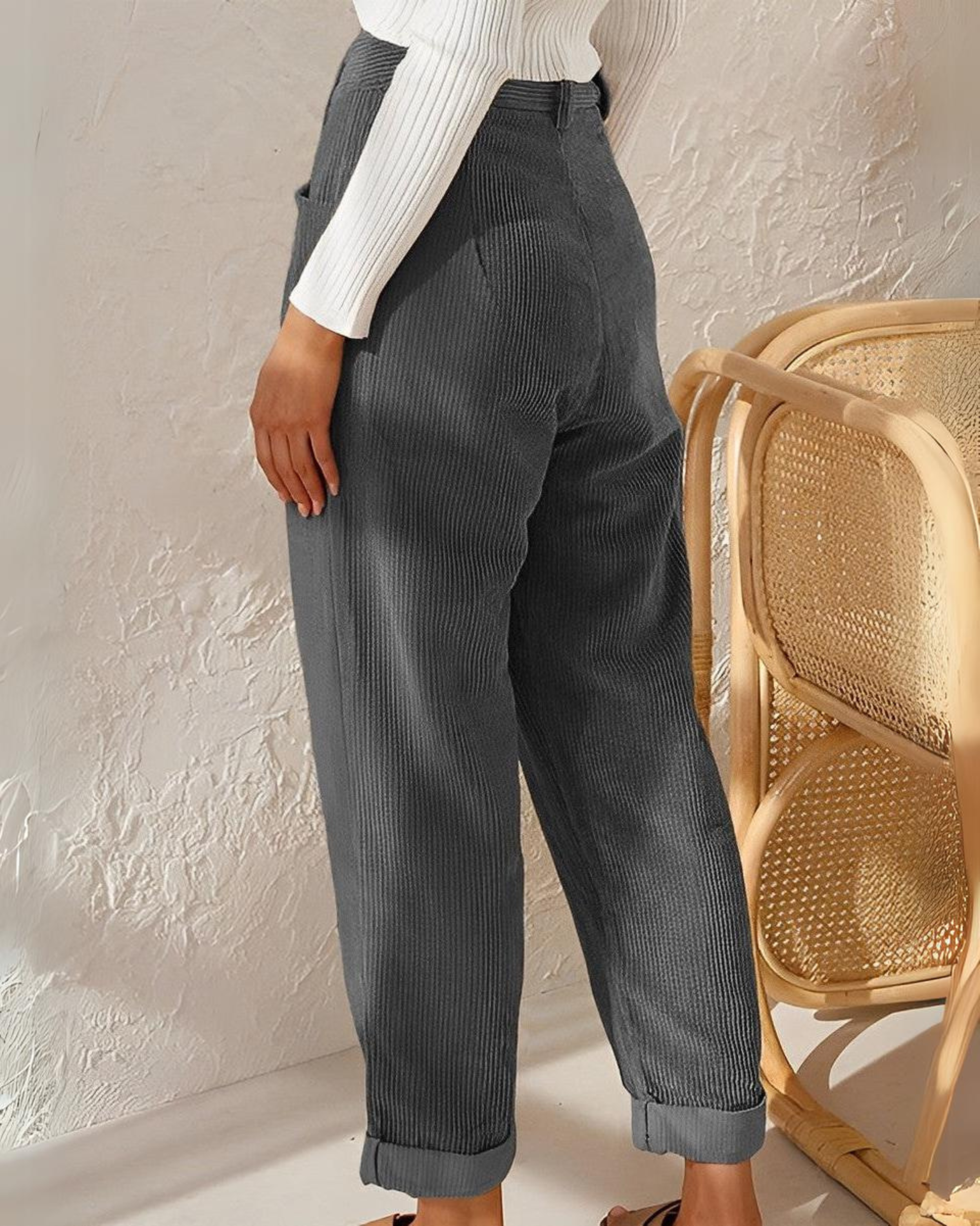 VelvetEase – Corduroy Broek