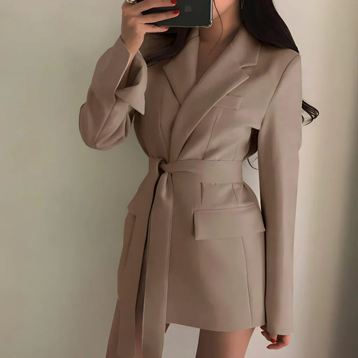 Elara – Blazer met Riem Dames