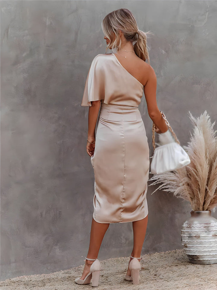 Soraya – Asymmetrische Off-Shoulder Jurk